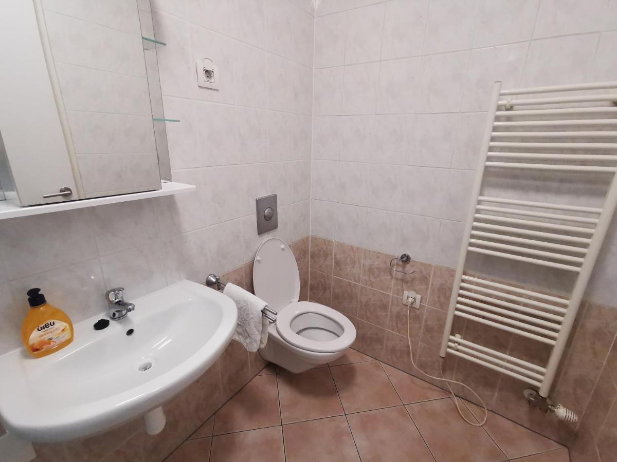 Trnovo Apartment With Free Parking Любляна Екстер'єр фото